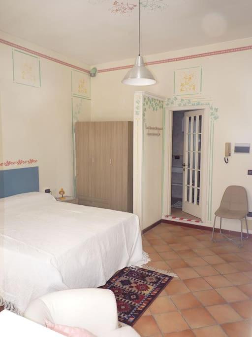 Appartamento Palazzo Del Provveditore Vista Lago Desenzano del Garda Luaran gambar