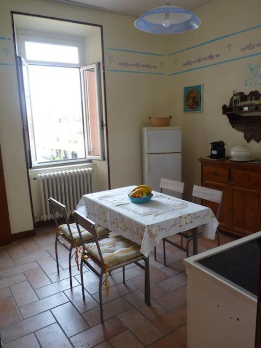 Appartamento Palazzo Del Provveditore Vista Lago Desenzano del Garda Luaran gambar